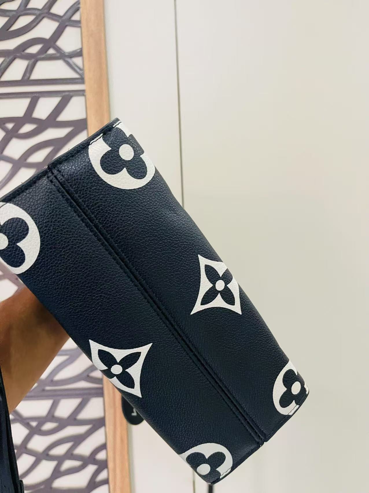 LV Hand Bag Medium Black