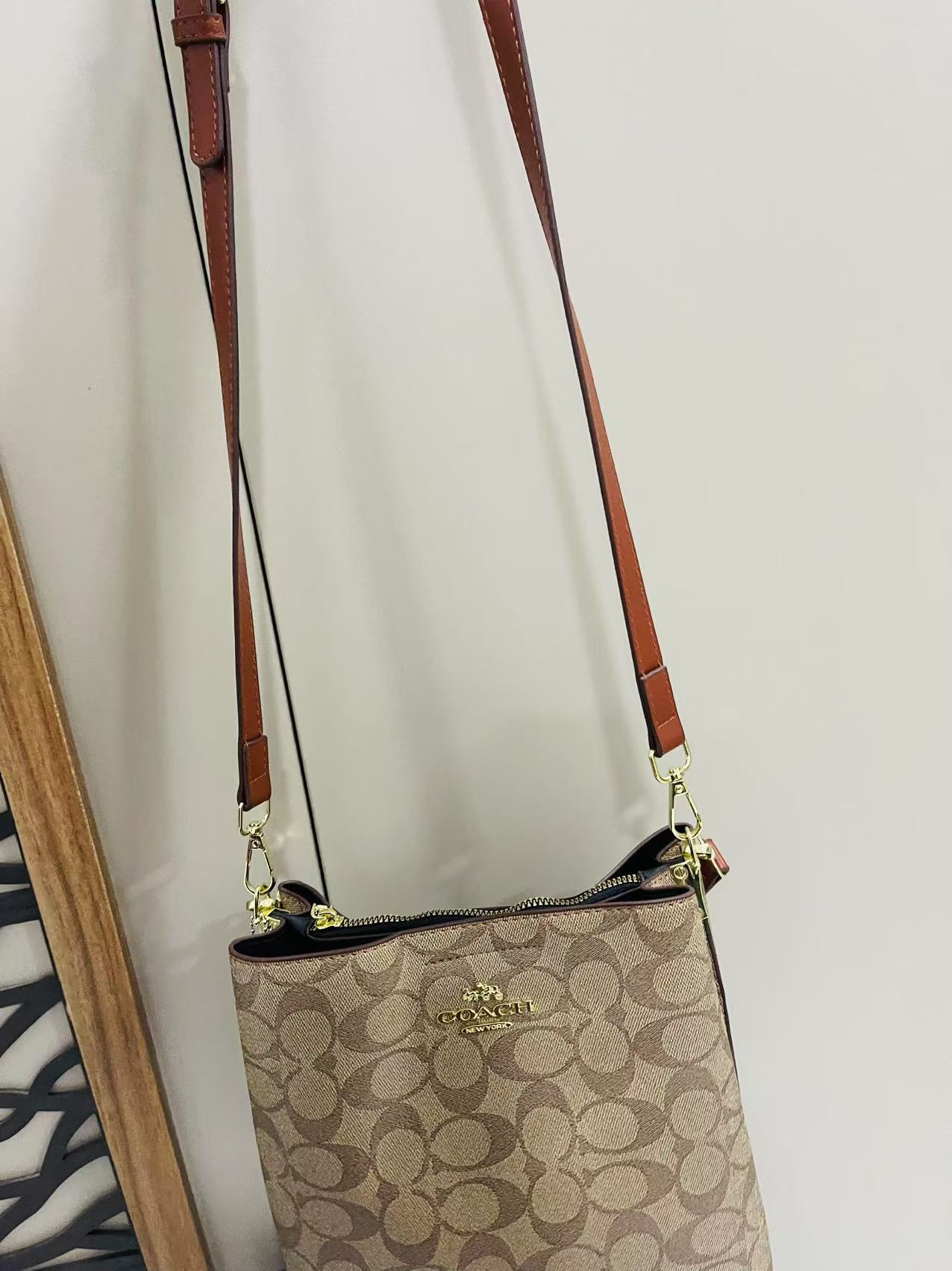 COACH Hand Bag Brown